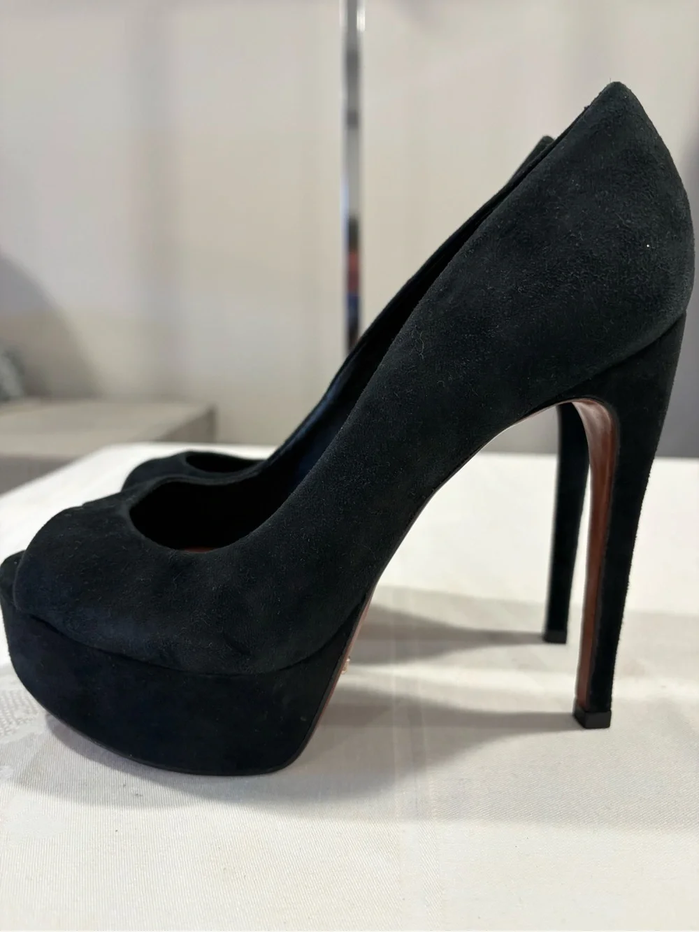 SCHUTZ chic black